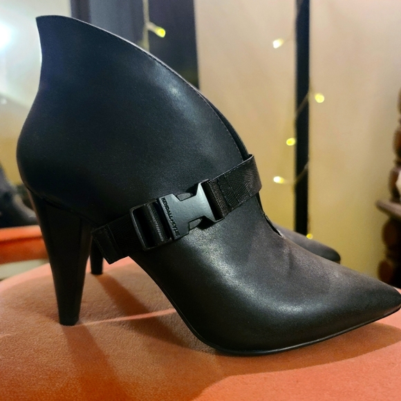 Kendall and Kylie Booties - Picture 5 of 5